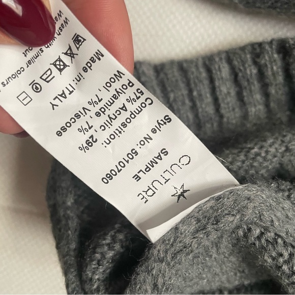 Culture, Size Medium - Picture 2 of 5